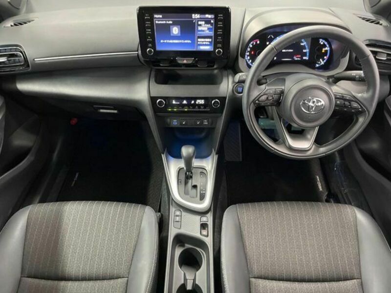 YARIS CROSS