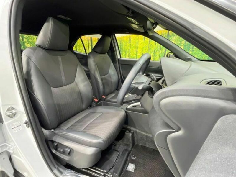YARIS CROSS
