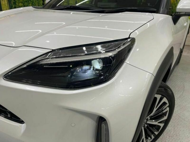 YARIS CROSS
