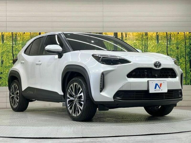 YARIS CROSS