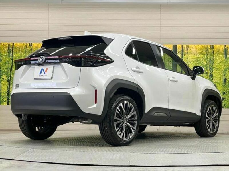 YARIS CROSS