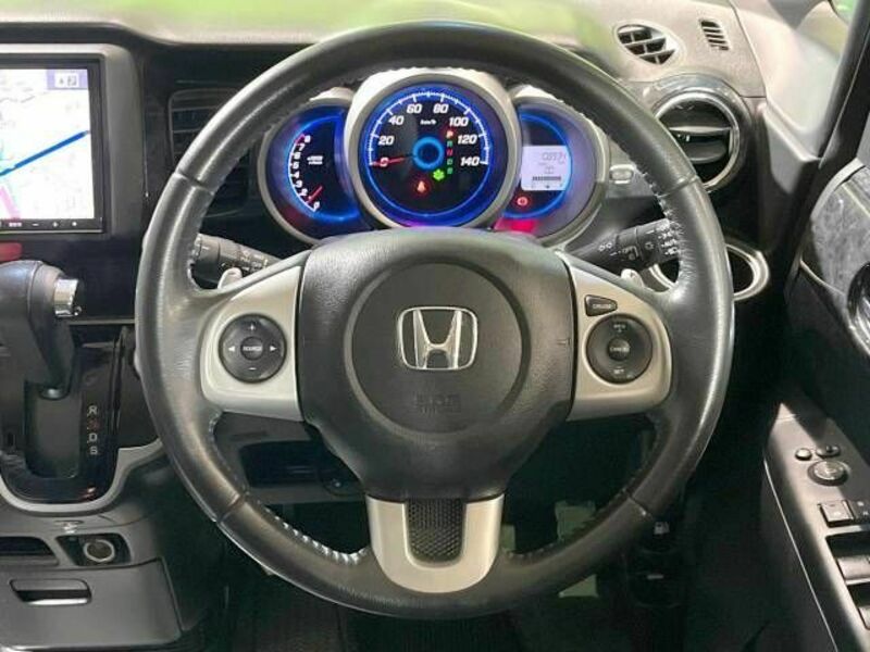 N BOX