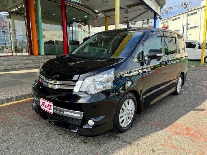 TOYOTA NOAH