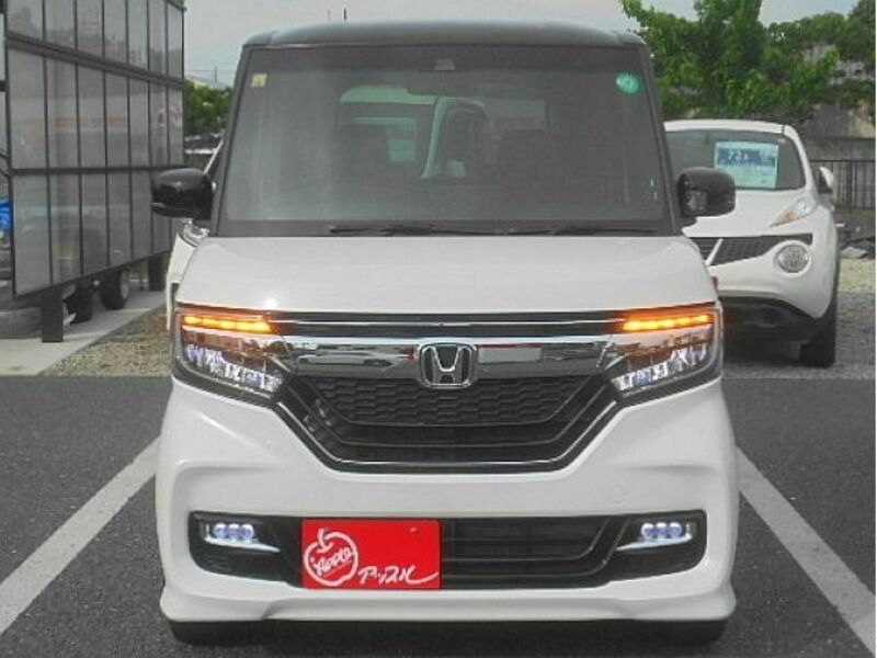 N BOX CUSTOM