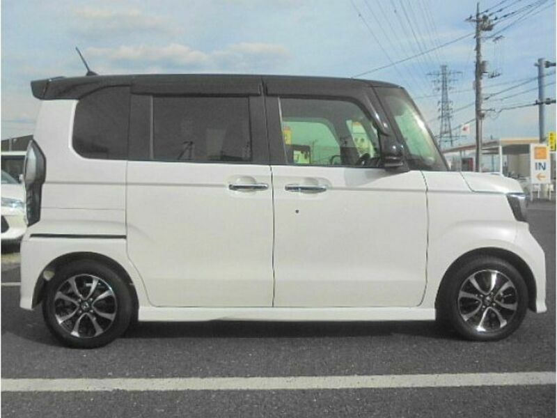 N BOX CUSTOM
