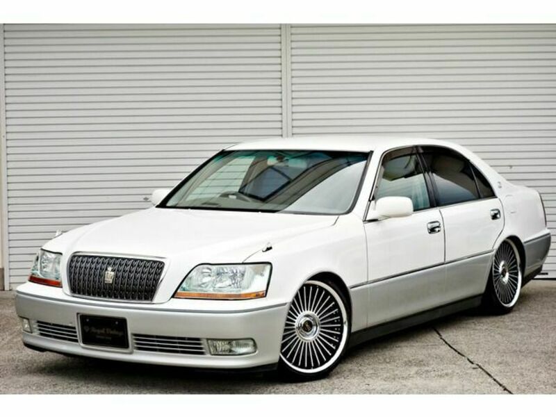 TOYOTA CROWN MAJESTA