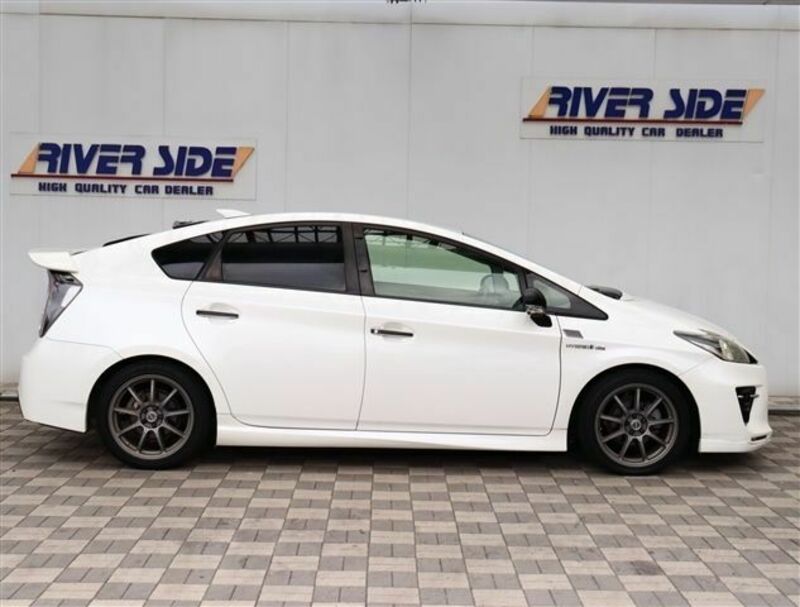 PRIUS-1