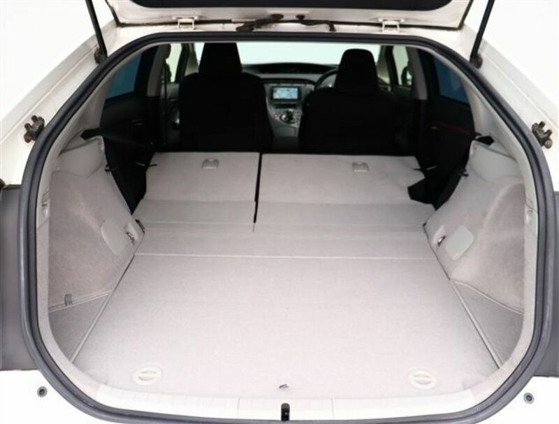 PRIUS-8