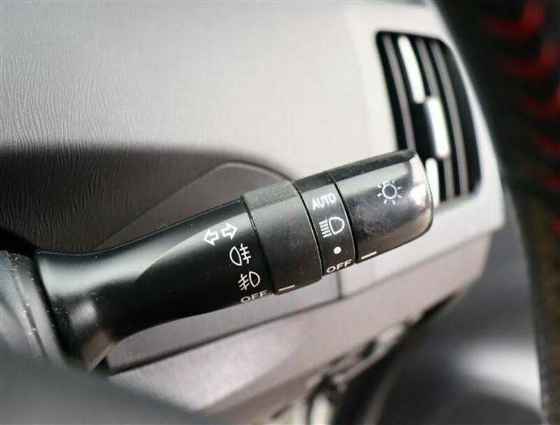 PRIUS-16