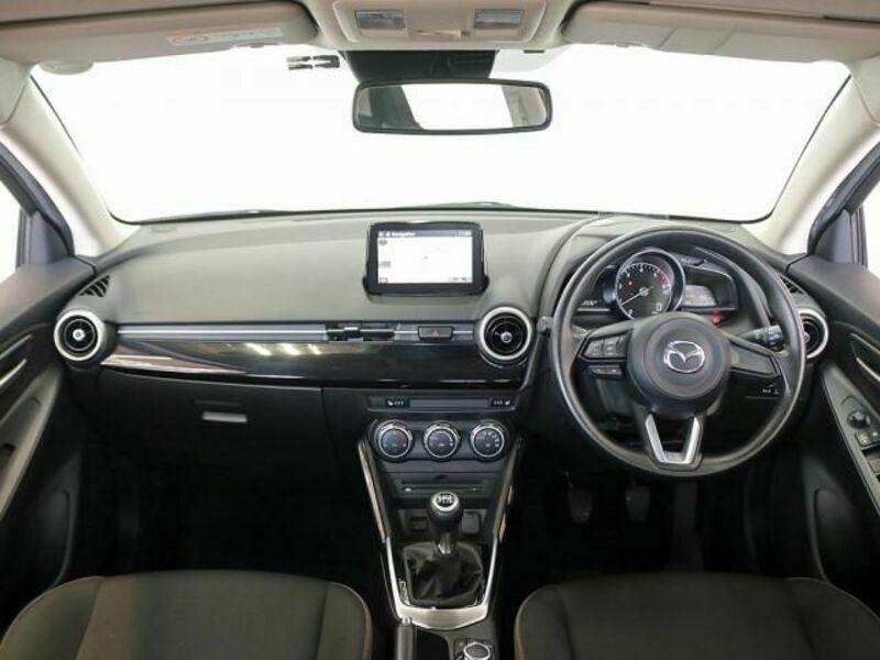MAZDA2