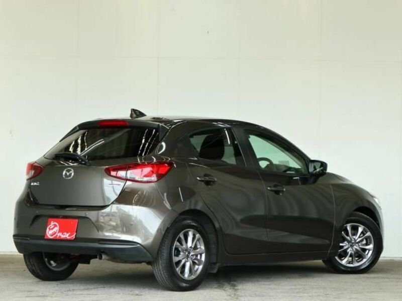 MAZDA2
