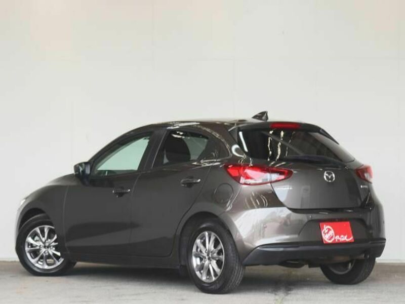 MAZDA2