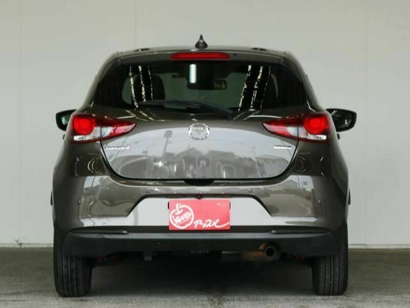 MAZDA2