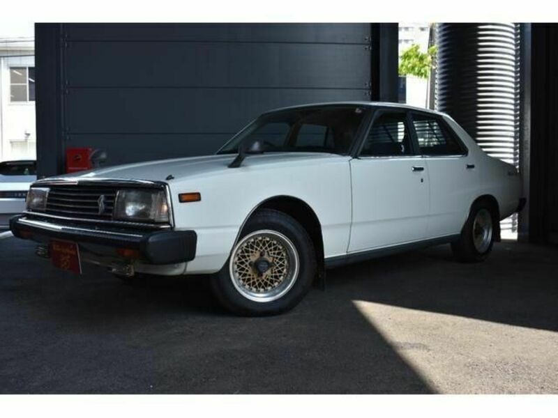 NISSAN SKYLINE