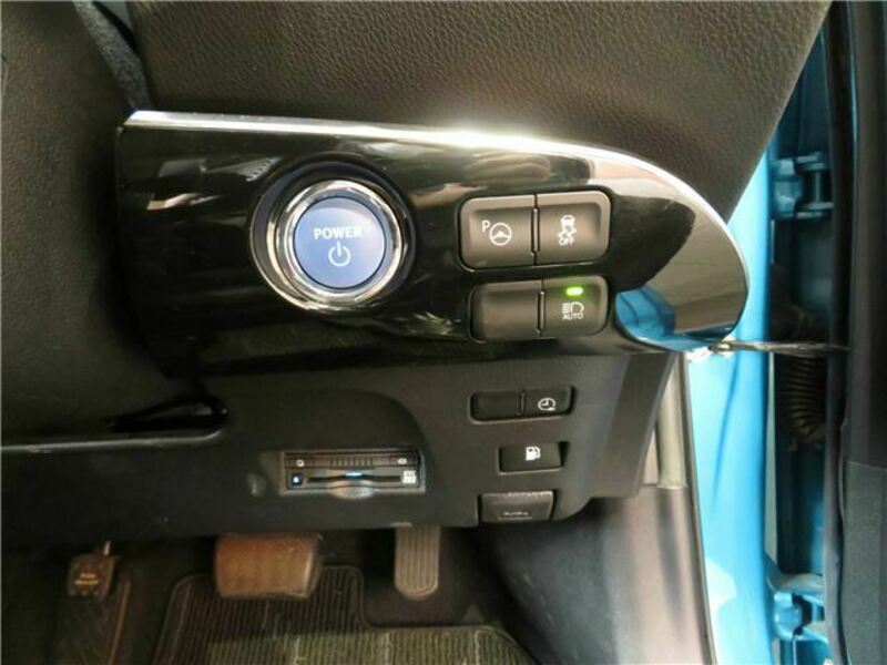 PRIUS PHV-18