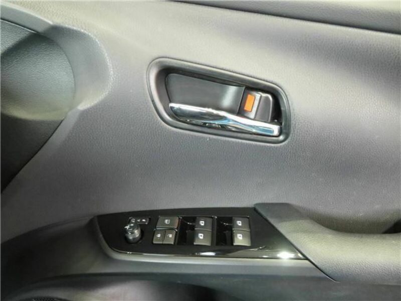 PRIUS PHV-19