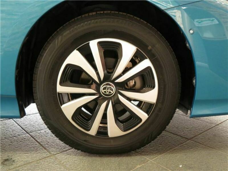 PRIUS PHV-31