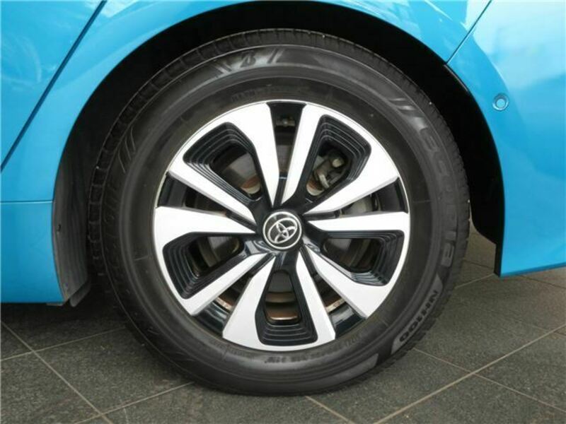 PRIUS PHV-33
