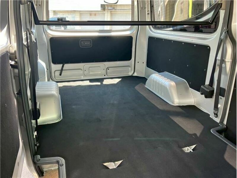 CARAVAN VAN