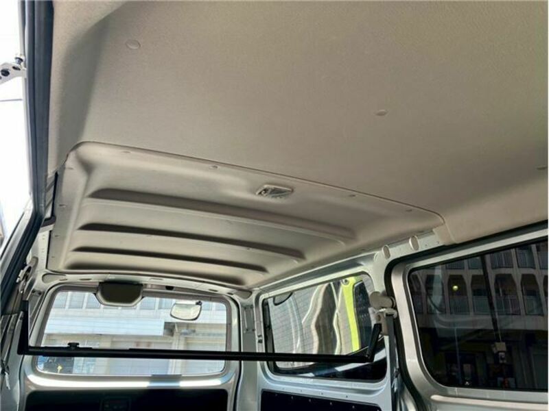 CARAVAN VAN