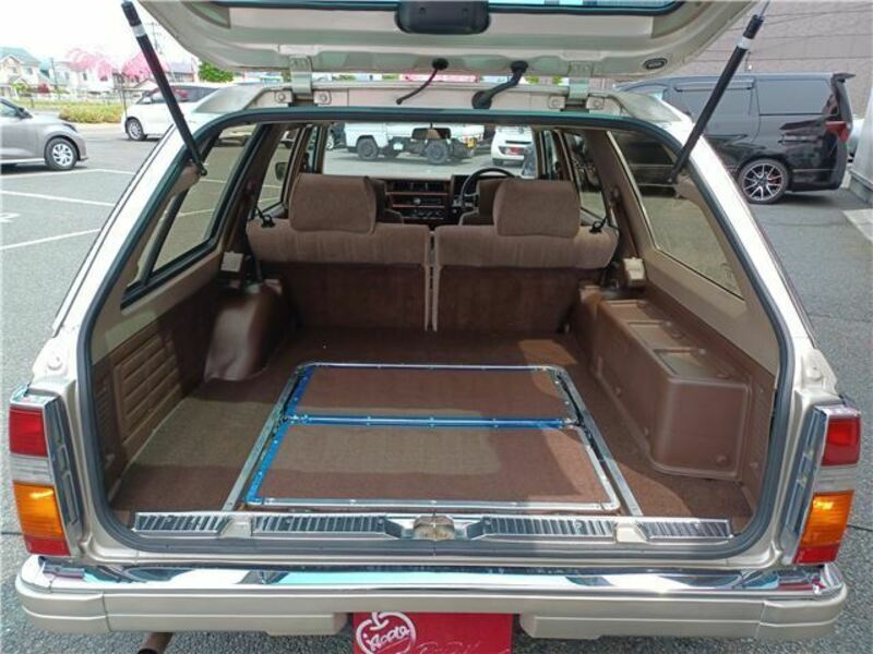 GLORIA WAGON-27