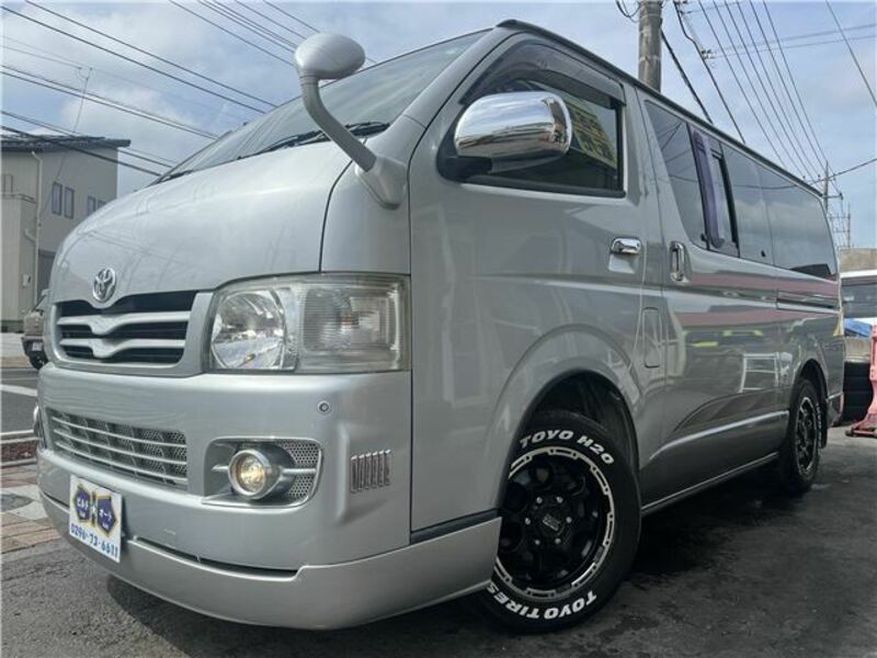 TOYOTA HIACE