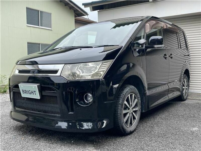 MITSUBISHI DELICA D5