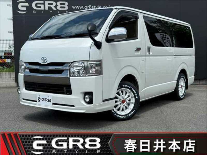 TOYOTA HIACE VAN