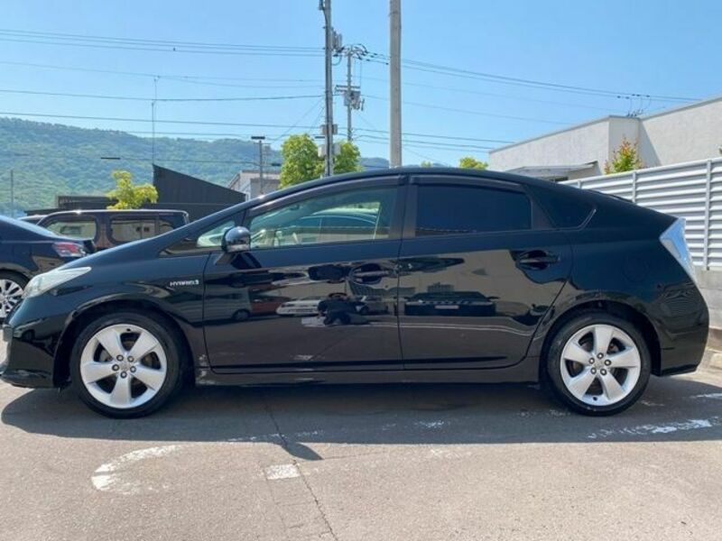 PRIUS-4