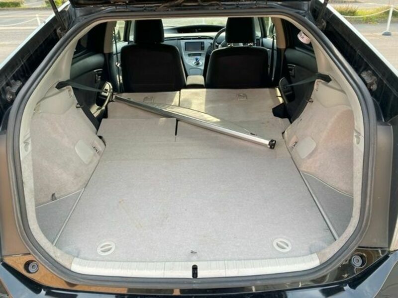 PRIUS-18