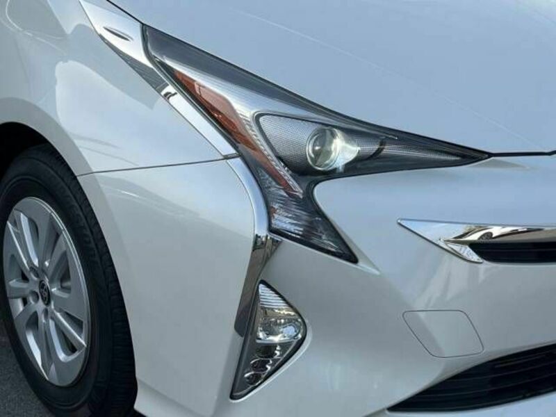 PRIUS-11