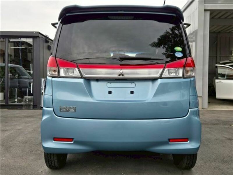 DELICA D2