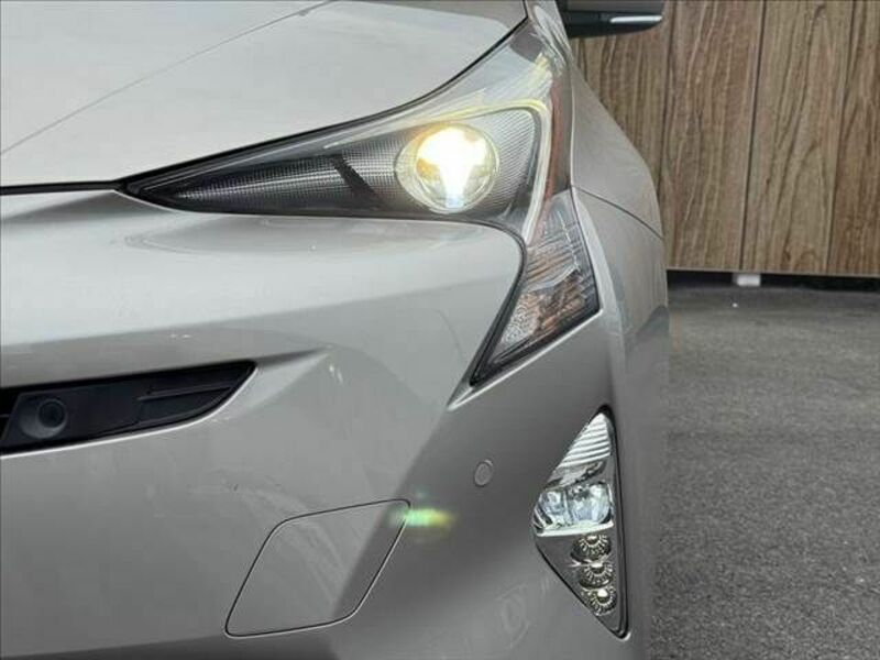 PRIUS-12