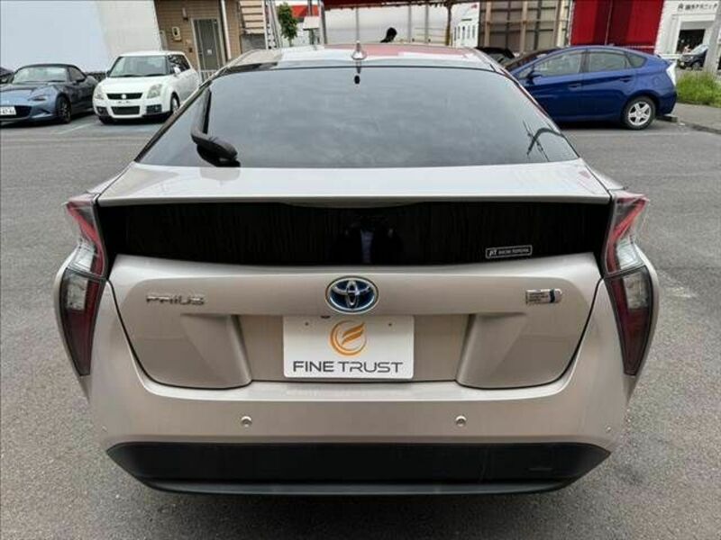 PRIUS-18