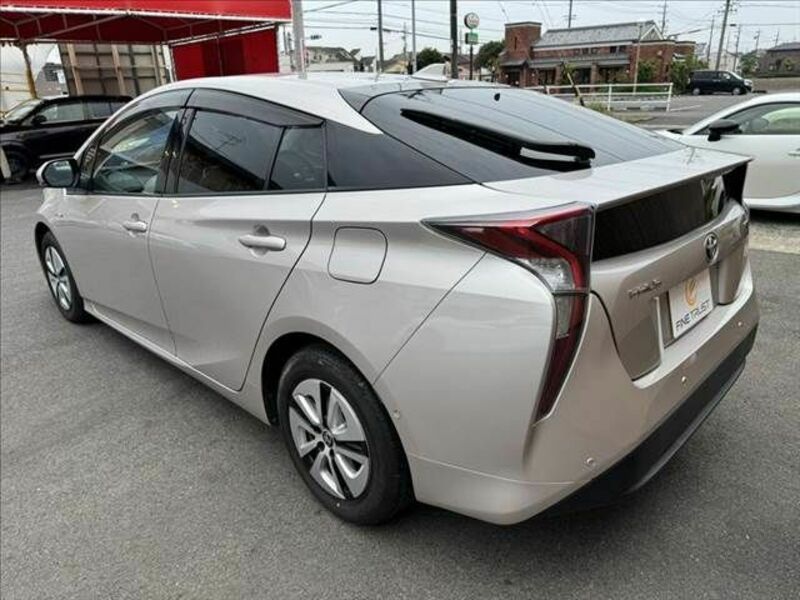 PRIUS-19