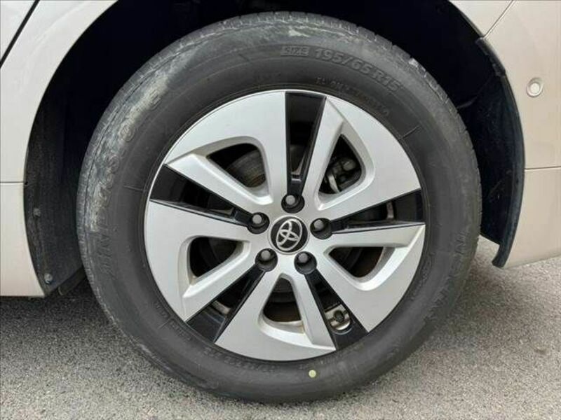 PRIUS-28