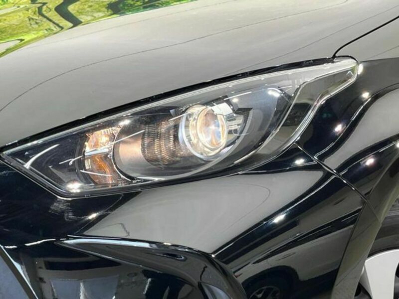 YARIS-11