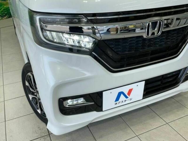 N BOX CUSTOM-11