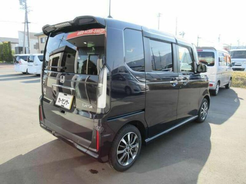 N BOX CUSTOM