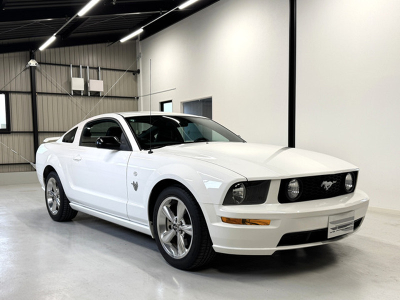 FORD MUSTANG