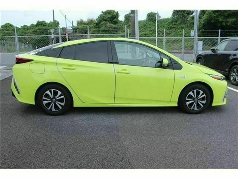 PRIUS PHV