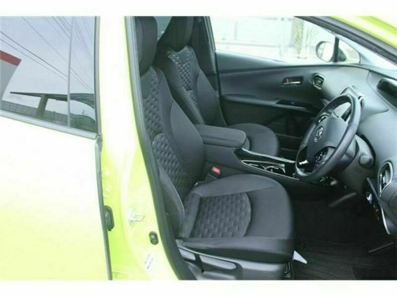 PRIUS PHV