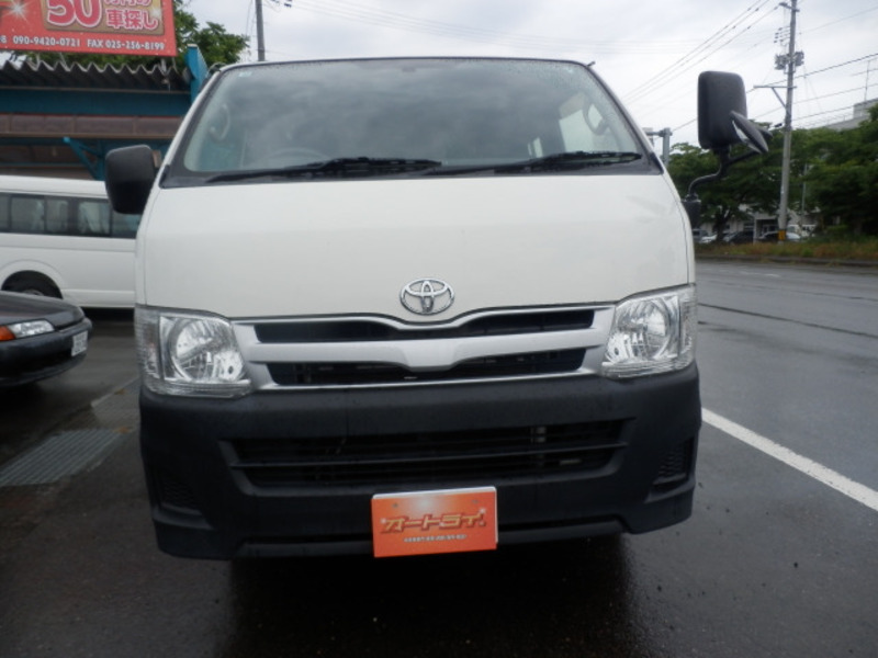 HIACE VAN