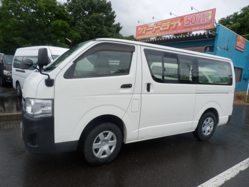 HIACE VAN