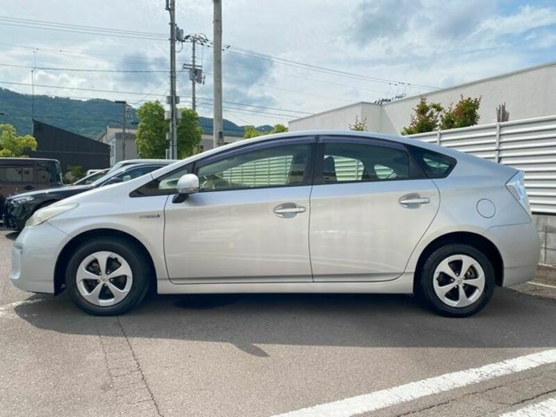 PRIUS-4