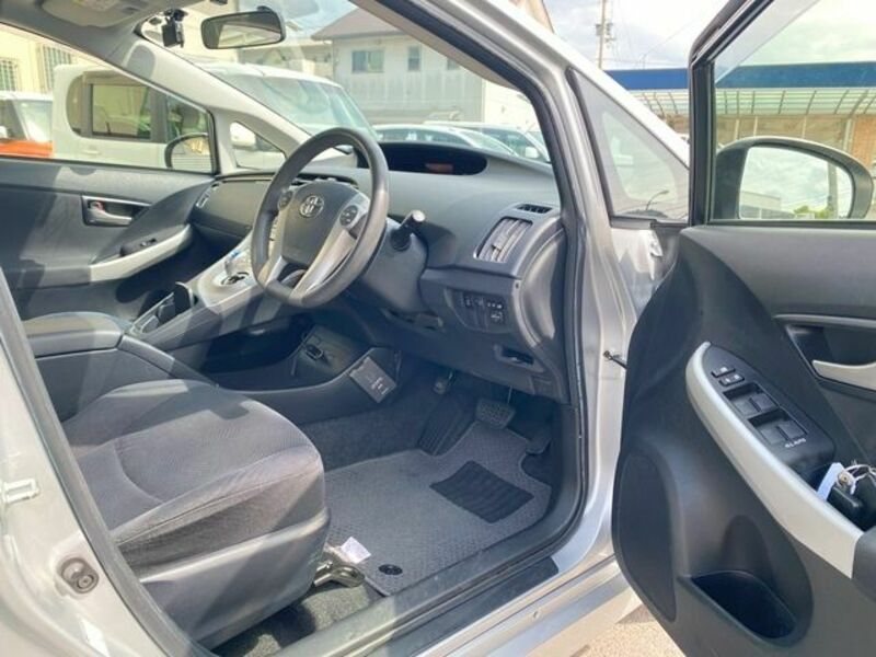 PRIUS-12