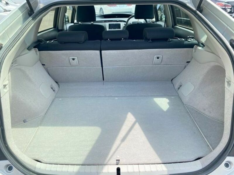 PRIUS-17