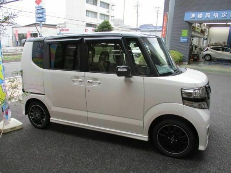 N BOX CUSTOM-15