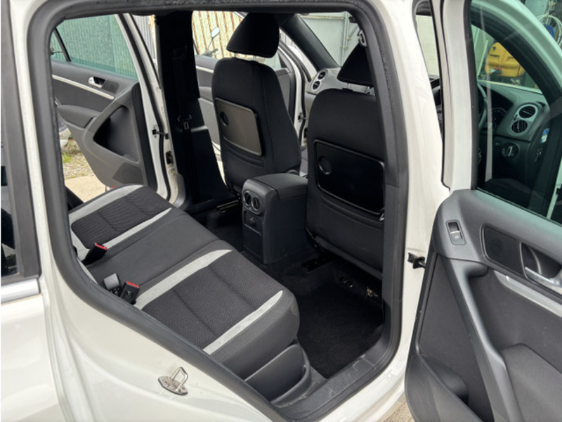 TIGUAN-16