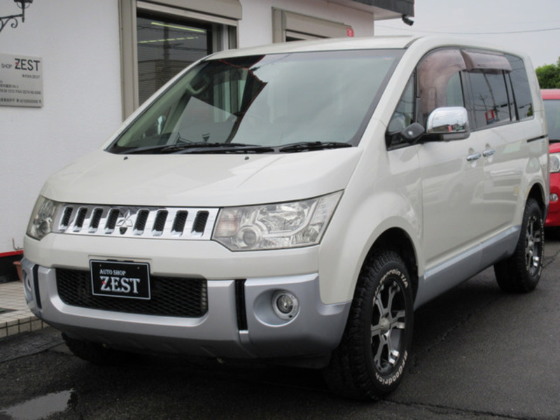 MITSUBISHI　DELICA D5